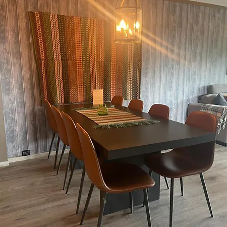 Modern 4-bedroom Apartment Beitostolen