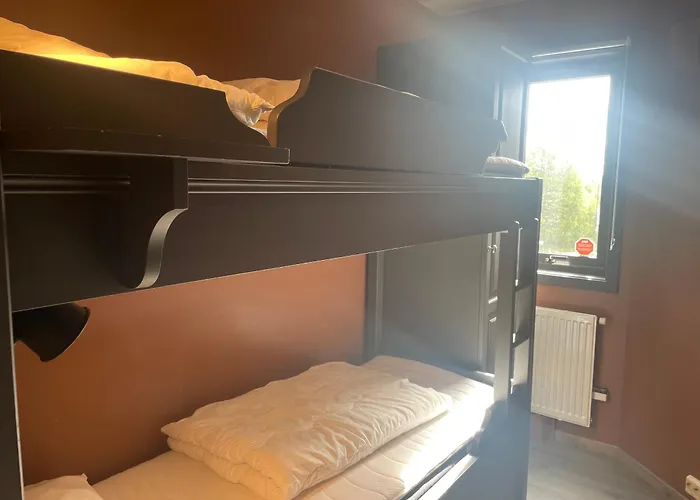 Modern 4-bedroom Apartamento *